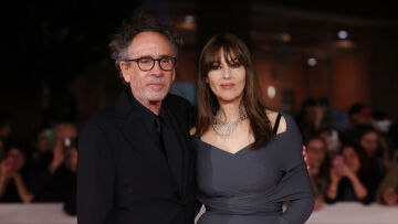 Τιμ Μπάρτον - Μόνικα Μπελούτσι: Η πρώτη επίσημη εμφάνιση του ζευγαριού μετά την αποκάλυψη της σχέσης τους