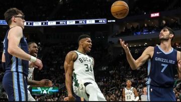 Γιάννης Αντετοκούνμπο: Το μήνυμά του στα ελληνικά για τη σεζόν που ξεκινά