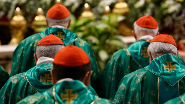 Βατικανό: Πολωνός επίσκοπος παραιτήθηκε αφού ένας ιερέας οργάνωσε... όργιο στην ενορία του