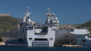 Πόλεμος στο Ισραήλ: Το πλωτό νοσοκομείο «Tonnerre» του γαλλικού Πολεμικού Ναυτικού απέπλευσε για τη Γάζα