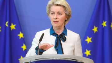 Ούρσουλα φον ντερ Λάιεν: Το «ευχαριστώ» στον Μαργαρίτη Σχοινά με αφορμή την συμφωνία για το μεταναστευτικό