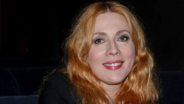 Σμαράγδα Καρύδη: Η σπάνια κοινή εμφάνιση με τους γονείς της και οι φωτογραφίες με τον Θοδωρή Αθερίδη