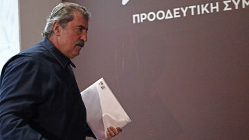 ΣΥΡΙΖΑ: «Μπράβο Στέφανε!» λέει ο Πολάκης για τον Κασσελάκη που δεν πήγε στην εκδήλωση για τον Κώστα Σημίτη