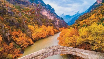 Εντός κι εκτός των τειχών τα ταξίδια των Ελλήνων για την 28η Οκτωβρίου