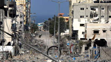 Το Ισραήλ «ξεδοντιάζει» τη Χαμάς χτυπώντας ηγετικά στελέχη και τεστάρει τις άμυνες στη Γάζα