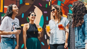 Πώς περνάει το Σαββατοκύριακό της η Generation Z