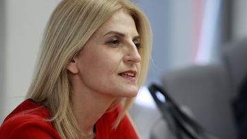 Δώρα Αυγέρη: Ο ΣΥΡΙΖΑ θα ήταν «πεθαμένο λικέρ» αν δεν είχε τονώσει το ενδιαφέρον ο Κασσελάκης