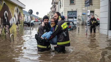 Κακοκαιρία στην Ιταλία: Υπερχείλισε η λίμνη Κόμο, πλημμύρες σε Μιλάνο και Βενετία (βίντεο και φωτογραφίες)