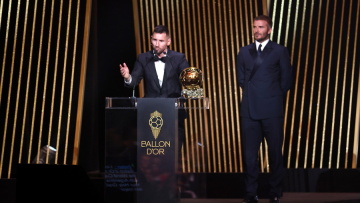 Τα... γέλια του Κριστιάνο Ρονάλντο για την απονομή της 8ης Χρυσής Μπάλας στον Μέσι - Βίντεο, φωτογραφία 