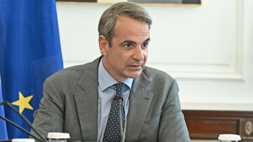 Μητσοτάκης: «Μπόνους» μείωση στο τέλος επιτηδεύματος για επαγγελματίες που δηλώνουν πάνω από τον κατώτατο μισθό 