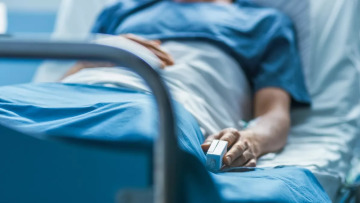 Νόσος Νάξου: Η επικίνδυνη καρδιακή αρρυθμία που σκοτώνει νέους