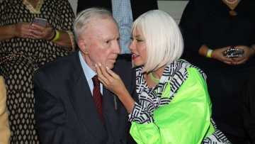 Κωνσταντίνος Πλεύρης: Συνόδευσε την Τζόρτζια Σιακαβάρα σε επίδειξη μόδας - Δείτε τις φωτογραφίες