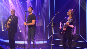 Στη Θεσσαλονίκη ο Αργυρός - Ανέβηκε στην πίστα που εμφανίζονται Ρόκκος και Σχοινάς -  Δείτε βίντεο