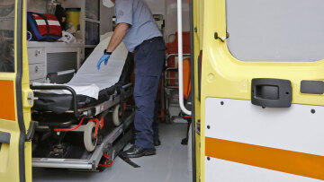 Βόλος: Νεαρή κοπέλα επανέφερε 85χρονο που κατέρρευσε στη μέση του δρόμου - «Είχα χάσει τον παππού μου με τον ίδιο τρόπο»