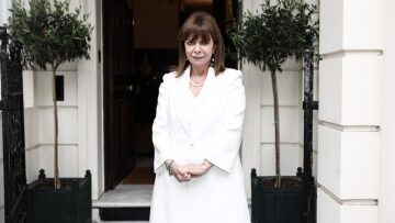 Στην Ελλάδα συγγενείς των ομήρων της Χαμάς - Θα συναντηθούν με τη Σακκελαροπούλου