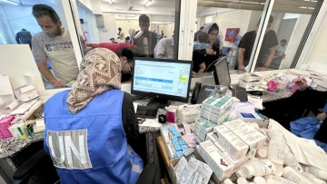 ΟΗΕ-ΠΟΥ: Παραδίδουν ιατρικές προμήθειες στο μεγαλύτερο νοσοκομείο της Γάζας παρά τους ανελέητους βομβαρδισμούς