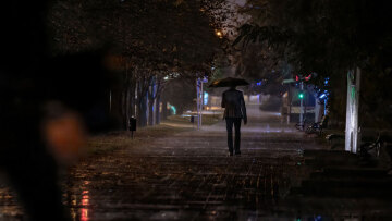 Καιρός: Άστατος και το Σαββατοκύριακο με βροχές, καταιγίδες και αισθητή πτώση της θερμοκρασίας - Ποιες περιοχές επηρεάζονται