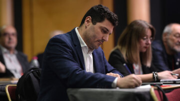 ΣΥΡΙΖΑ: Σύσκεψη στην Ομπρέλα για το αν θα επιστρέψει στην Κεντρική Επιτροπή - Αύριο αποφασίζει ο Τεμπονέρας