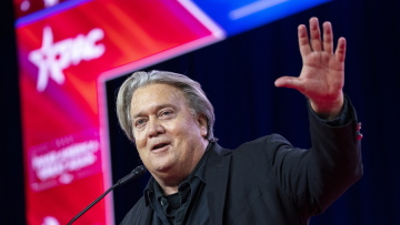 Δικαστής διέταξε τη φυλάκιση του Στιβ Μπάνον – Καταδικάστηκε για περιφρόνηση του Κογκρέσου