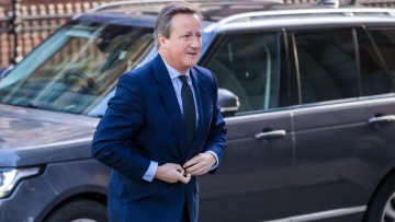 Βρετανία: Ο Ντέιβιντ Κάμερον επιστρέφει αιφνιδιαστικά στην κυβέρνηση του Σούνακ ως υπουργός Εξωτερικών