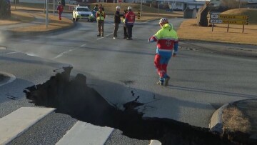 Ισλανδία: «Τρέμει» και κόβεται στα δύο η γη από τους σεισμούς λόγω του ηφαιστείου - 900 σε λιγότερο από 24 ώρες - Δείτε βίντεο
