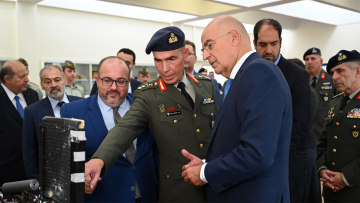 Δένδιας για αμυντική βιομηχανία: Μπορούμε να φτιάξουμε δικά μας drones, πυραύλους και ραντάρ