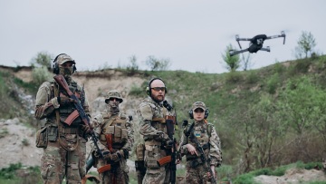 Οι Γάλλοι εκπαιδεύουν μυστικά Ουκρανούς στρατιώτες - Τους πετούν ψόφια ζώα «για να συνηθίσουν τη μυρωδιά του θανάτου»