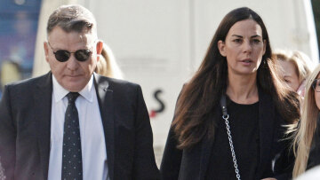 Ο Κούγιας έκανε αναπαράσταση του επεισοδίου της Βατίδου: Την οδήγησε στα κατσάβραχα και την έβριζε χυδαία (βίντεο)