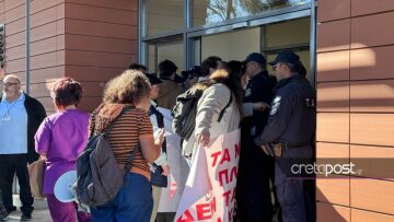 Στο Βενιζέλειο νοσοκομείο ο Μιχάλης Χρυσοχοϊδης