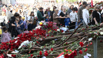 Πολυτεχνείο: Σε εξέλιξη οι εορτασμοί για την επέτειο - Δρακόντεια μέτρα ασφαλείας, κλειστοί δρόμοι και σταθμοί μετρό