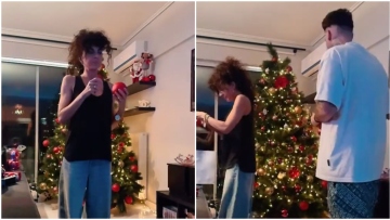 Μαρία Σολωμού-Mente Fuerte: Στόλισαν το χριστουγεννιάτικο δέντρο τους