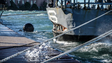 Να διερευνηθούν τα αίτια του ρήγματος στο ιστορικό αντιτορπιλικό «Βέλος» ζητεί ο Ευάγγελος Αποστολάκης