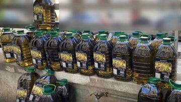 Κολωνός: Συνελήφθη 54χρονος για παράνομη πώληση ελαιόλαδου - Κατασχέθηκαν 150 κιλά