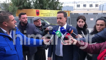 Ο Παπασταύρου συνάντησε τον φυλακισμένο Μπελέρη: Η αλβανική δικαιοσύνη να σεβαστεί το τεκμήριο της αθωότητάς του