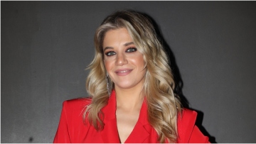 Τζένη Θεωνά: Ένα παιδί χρειάζεται ένα σταθερό και ασφαλές πλαίσιο και αγάπη, είτε είναι δύο μπαμπάδες είτε δύο μαμάδες