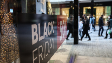Σε ρυθμούς Black Friday η αγορά - Συγκρατημένη αισιοδοξία για την εμπορική κίνηση