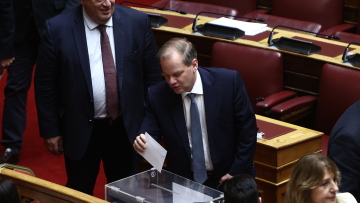 Βουλή: Σε ψηφοφορία οι προτάσεις ΣΥΡΙΖΑ - ΠΑΣΟΚ για προανακριτική επιτροπή για το δυστύχημα των Τεμπών