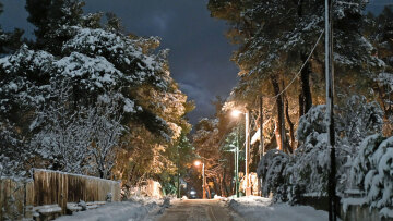 Kακοκαιρία Bettina: Πυκνή χιονόπτωση σε Κοζάνη και Φλώρινα, Πτολεμαΐδα (βίντεο)