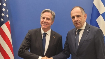 Συνάντηση Γεραπετρίτη - Μπλίνκεν στο ΝΑΤΟ: Σε «άριστο επίπεδο» οι ελληνοαμερικανικές σχέσεις