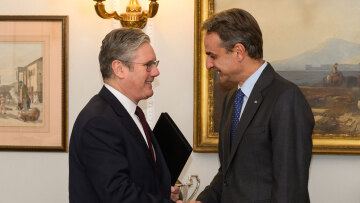 Βρετανία - Στάρμερ κατά Σούνακ: Ο Ρίσι έχει τρελαθεί, έχει προκαλέσει διπλωματική κατάρρευση με την Ελλάδα