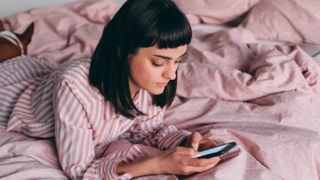 Ψυχική υγεία: O παράγοντας που βυθίζει τους νέους σε άγχος, κατάθλιψη και εθισμούς