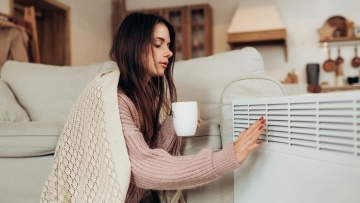 Νέα τιμολόγια ρεύματος - Σκυλακάκης: Περιμένετε μέχρι την 1η Ιανουαρίου να δείτε τις τελικές τιμές για να επιλέξετε πάροχο