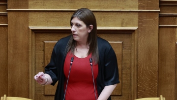 Κωνσταντοπούλου: Οι δικηγόροι θα ρίξουν το φορολογικό νομοσχέδιο - Πάτε με μισογυνισμό να με βγάλετε από τα Τέμπη