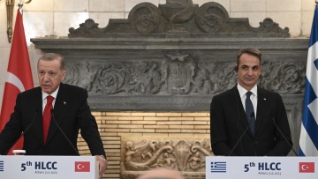 Επίσκεψη Ερντογάν στην Αθήνα: Ο διερμηνέας του Τούρκου προέδρου είπε «Κωνσταντίνο» τον Κυριάκο Μητσοτάκη