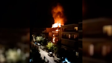 Άνω Πατήσια:  Συγκλονιστικό βίντεο από τη φωτιά σε διαμέρισμα στην οποία έχασε τη ζωή της γυναίκα