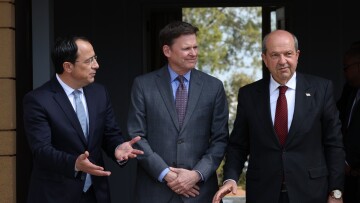 Συνάντηση Χριστοδουλίδη-Τατάρ στο πλαίσιο κοινωνικής εκδήλωσης 