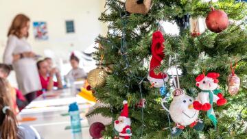 Αντίστροφη μέτρηση για τα χριστουγεννιάτικα «καλάθια» - Πρεμιέρα για το εορταστικό ωράριο