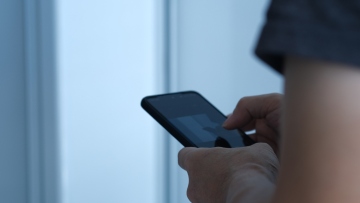 Έφτιαξε στο Facebook προφίλ γυναίκας και αφού απέσπασε προσωπικές φωτογραφίες χρήστη, τον εκβίαζε