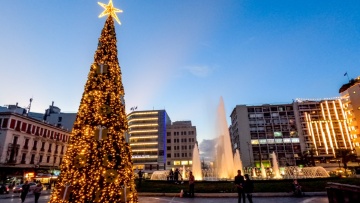 Καιρός: Στους 21 βαθμούς σήμερα ο υδράργυρος - Πού θα βρέξει παραμονή και ανήμερα της Πρωτοχρονιάς