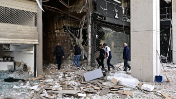 Πειραιάς: Με μεγάλη ποσότητα εκρηκτικών η βόμβα - Βίντεο με το ωστικό κύμα της έκρηξης